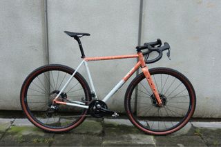 Bici Gravel Shimano electrónico