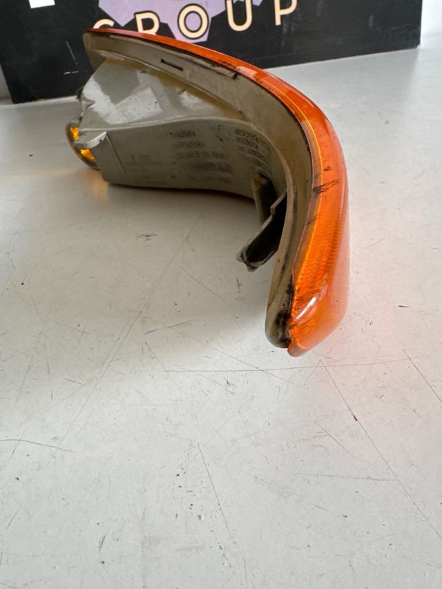 Intermitente derecho Renault Master ref:7700352108