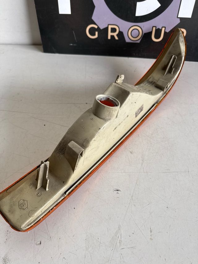 Intermitente derecho Renault Master ref:7700352108