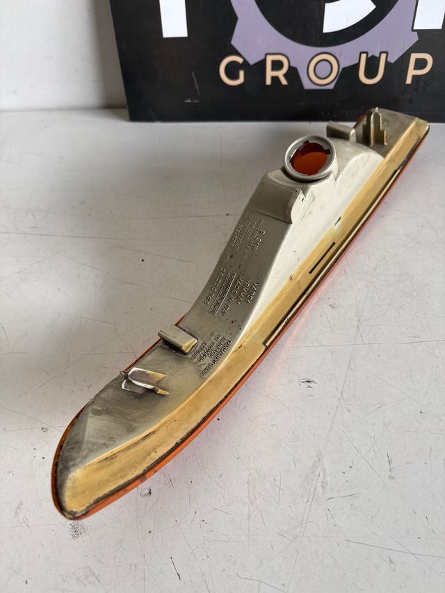 Intermitente derecho Renault Master ref:7700352108