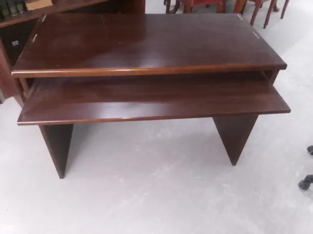 Mesa de escritorio de madera
