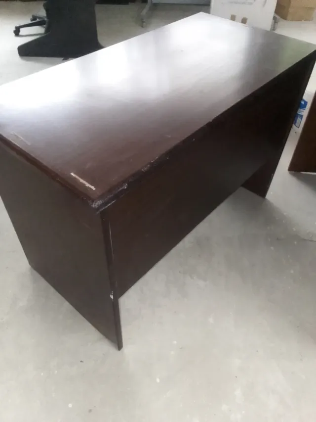 Mesa de escritorio de madera