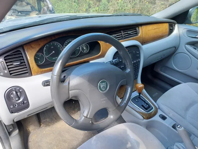 Jaguar X-Type 2001 traccion a las 4 ruedas