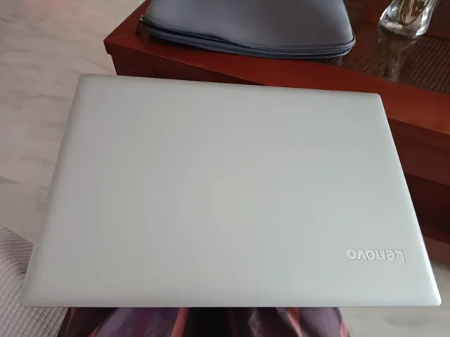 Lenovo IdeaPad 330 Plata