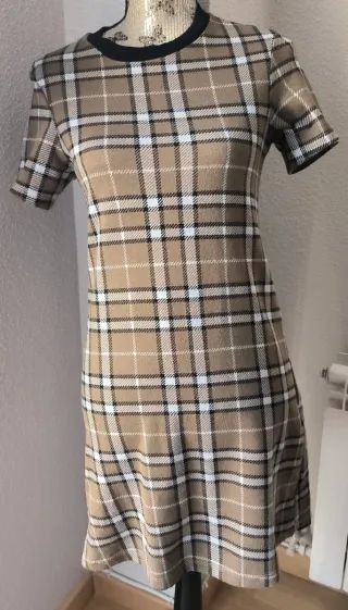 Vestido cuadros Stradivarius