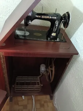 Máquina de coser Sigma antigua