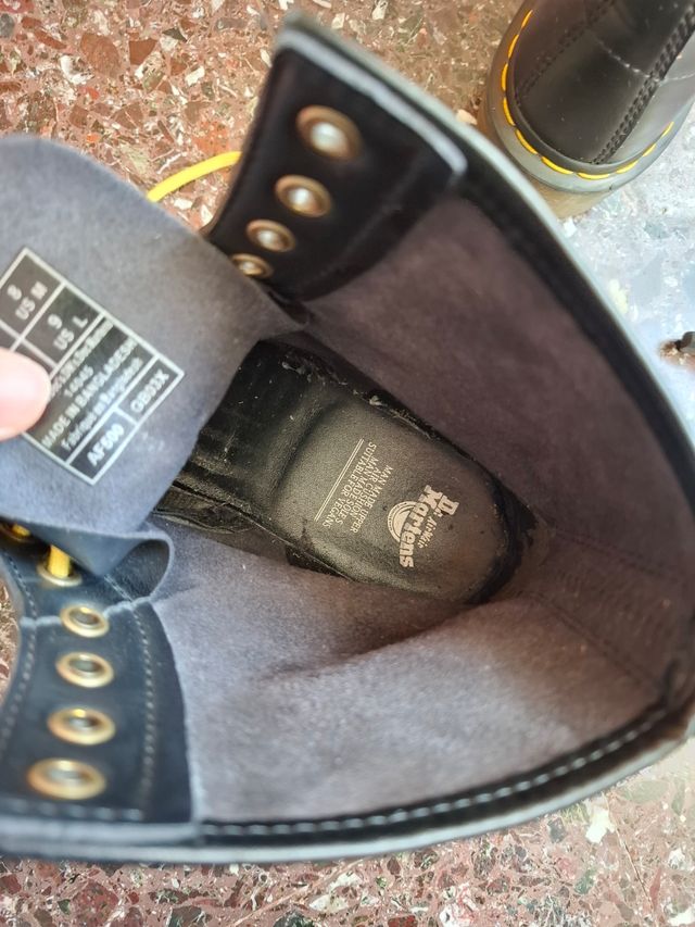 Dr. Martens nere usate pochissimo