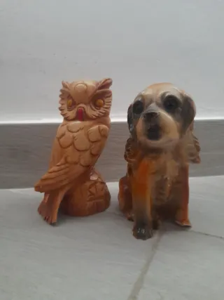 Figura de búho y perro de madera