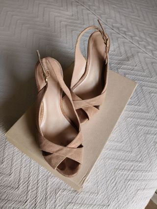 Zapatos y bolso color nude talla 35