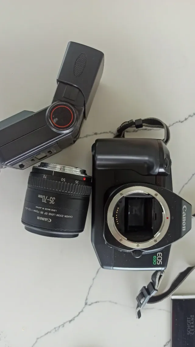 Cámara Analógica Canon EOS 630 + Flash + Objetivo