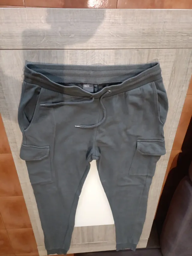 Pantalón cargo ASOS gris