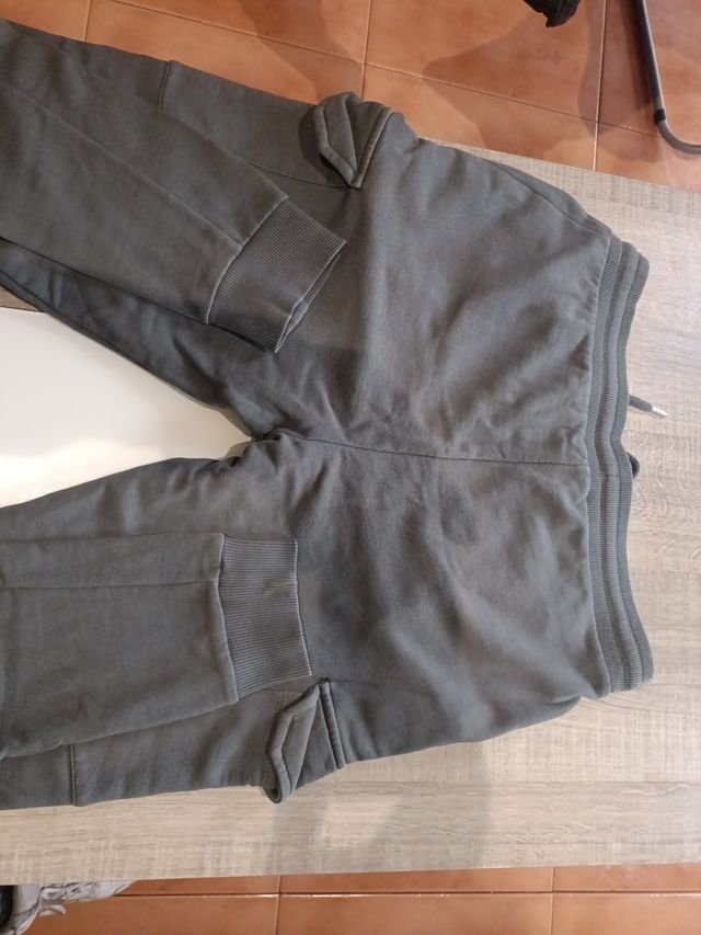Pantalón cargo ASOS gris