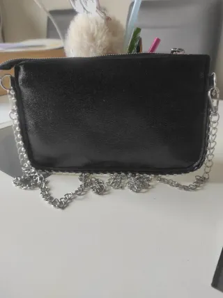 Bolso de fiesta negro con cadena