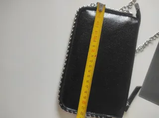 Bolso de fiesta negro con cadena