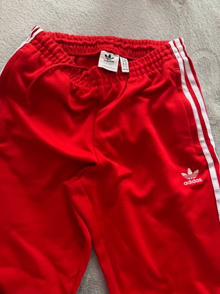 Pantalón chándal Adidas Talla M. No negociable
