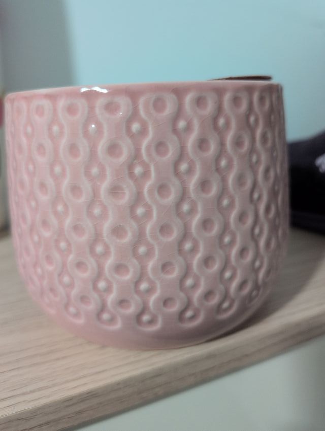 Macetero rosa pequeño