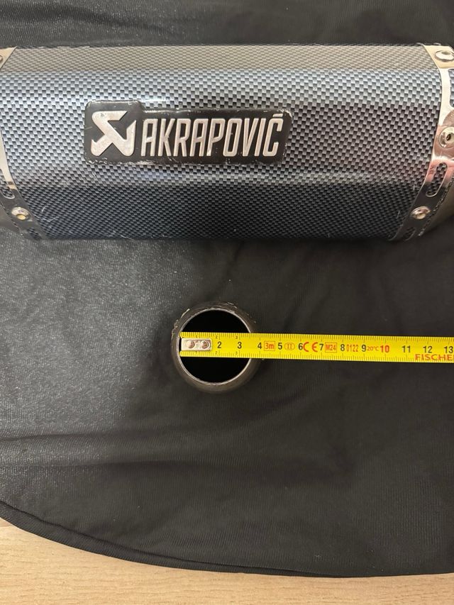 Escape Akrapovic Carbono