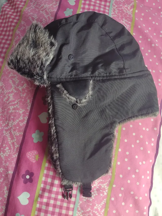 Gorro de invierno negro y gris