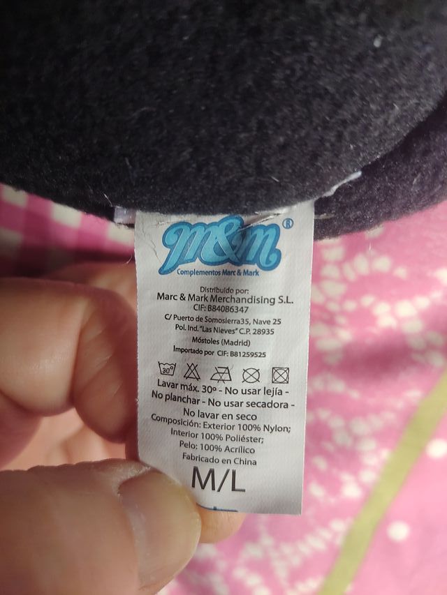 Gorro de invierno negro y gris