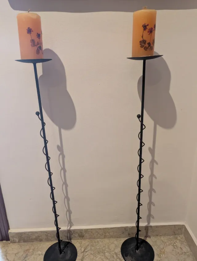 2 Portavelas altos decorativos
