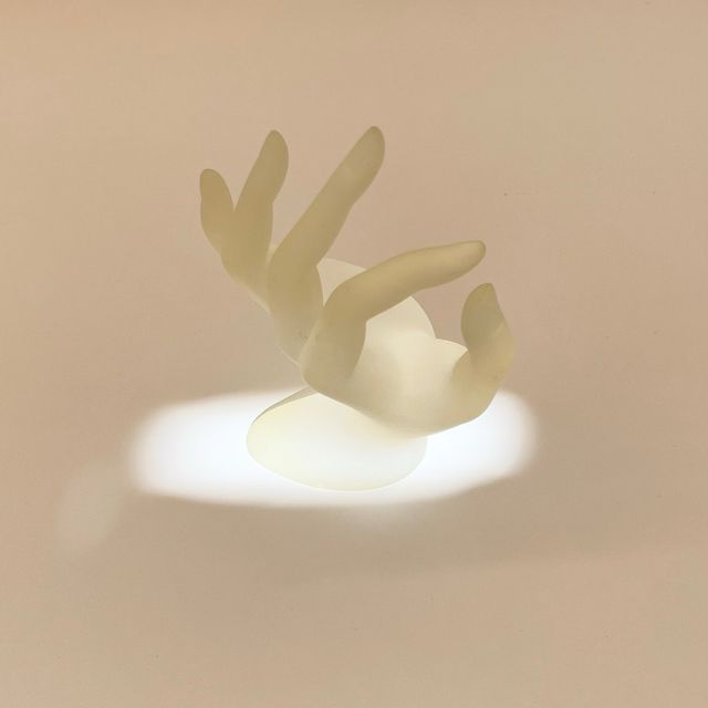 Exhibidor mano para joyas