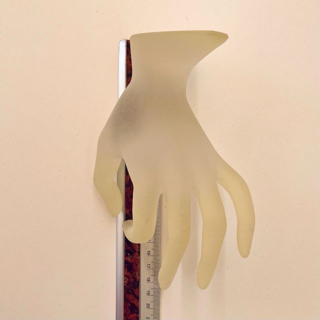 Exhibidor mano para joyas