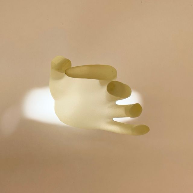 Exhibidor mano para joyas