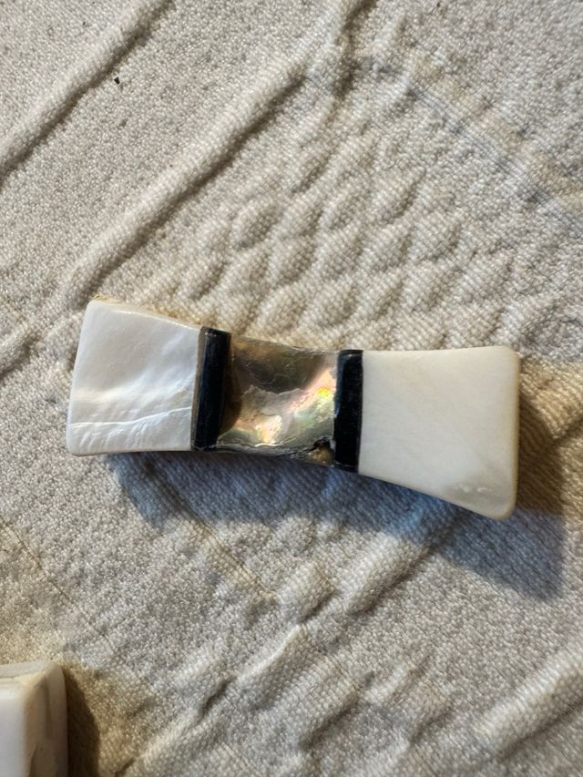 Portastuzzicadenti in conchiglia e madreperla