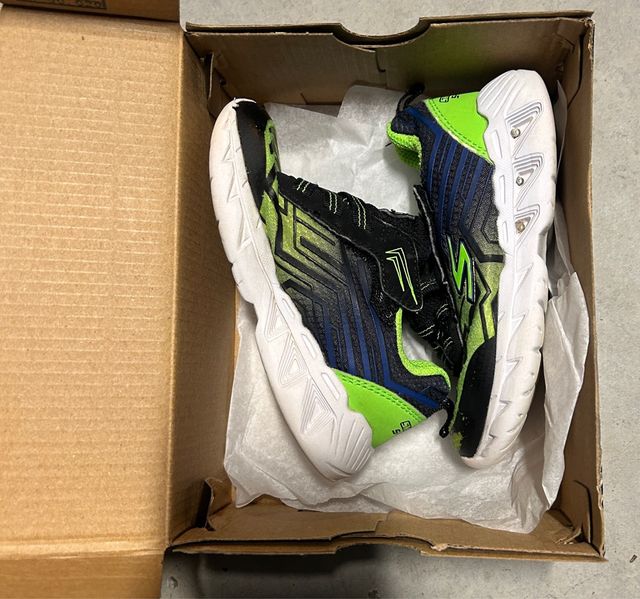 Zapatillas Skechers con Luces Talla 23