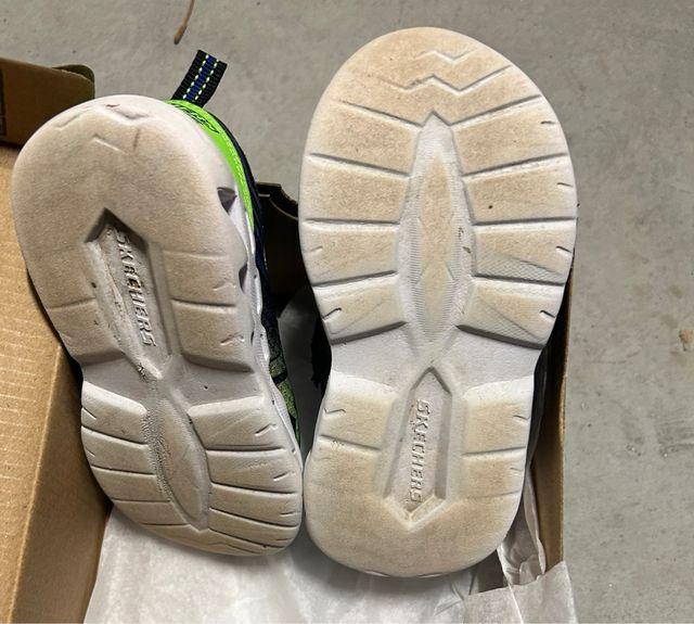 Zapatillas Skechers con Luces Talla 23