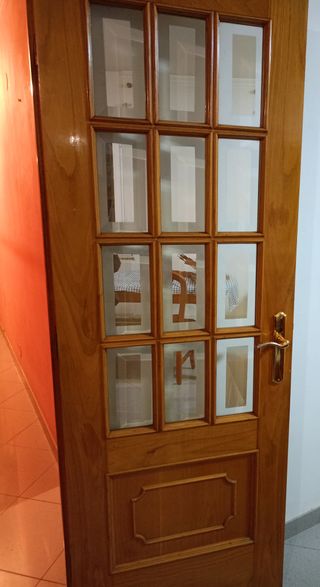 Puerta madera maciza