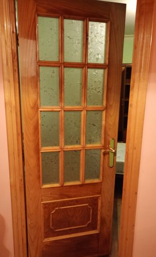 Puerta madera maciza