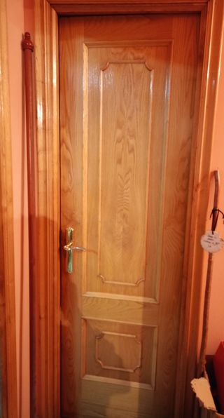 Puerta madera maciza