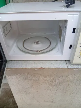 Microondas poco usado