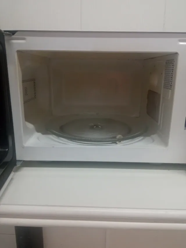 Microondas INFINITON Blanco