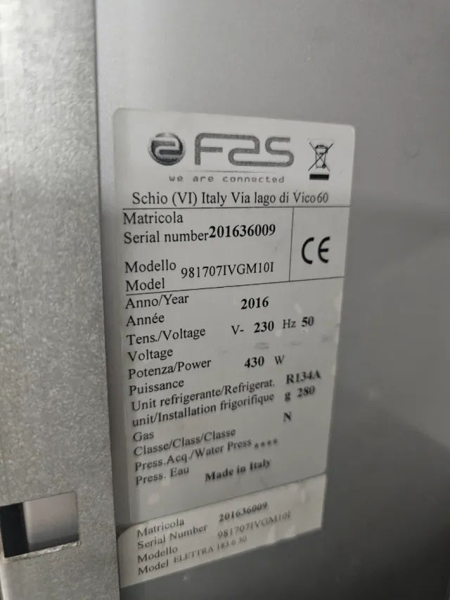 Máquina Expendedora Snacks y Bebidas FAS