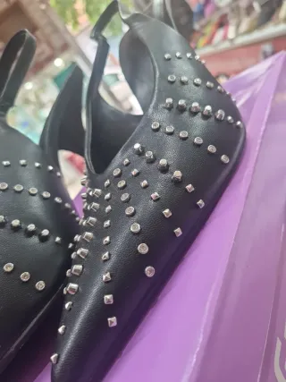 Zapatos Zara Negros Tacón Tachuelas