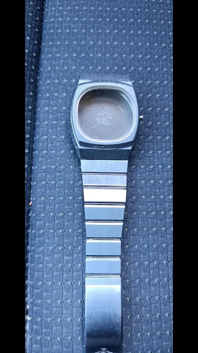 Longines cassa e bracciale quali accessori.