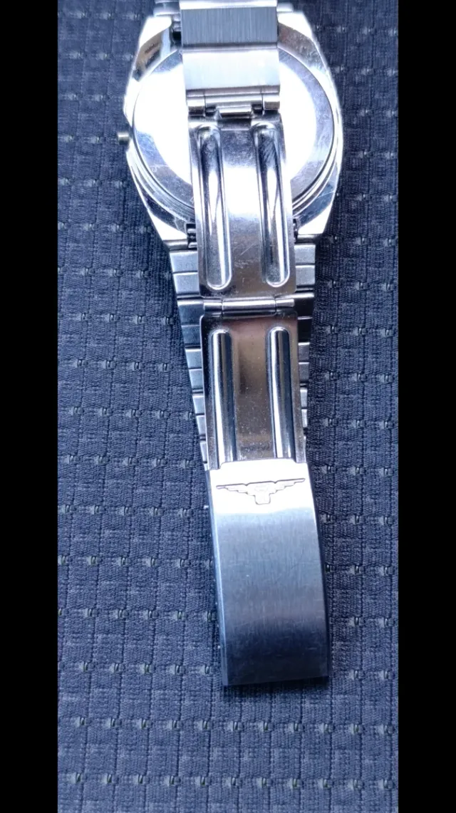 Longines cassa e bracciale quali accessori.