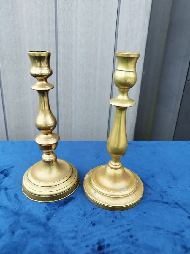 Set di 2 portacandele alti dorati
