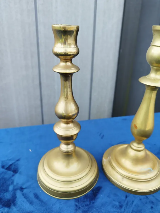 Set di 2 portacandele alti dorati