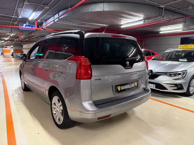 PEUGEOT 5008 Allure 1.6 BlueHDi 120 FAP