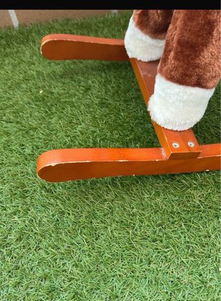 Caballo balancín de peluche