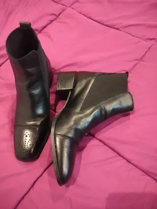 Botines de piel negros