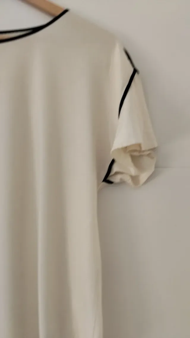 Camiseta Massimo Dutti manga corta beige y negro