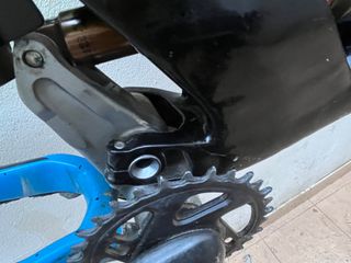 Cuadro de carbono con grietas