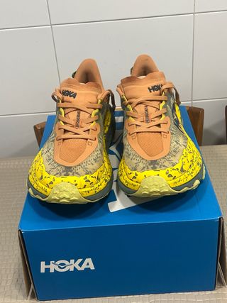 Zapatillas Trail Hoka Speedgoat 6 con muy poco uso