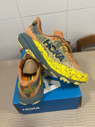 Zapatillas Trail Hoka Speedgoat 6 con muy poco uso