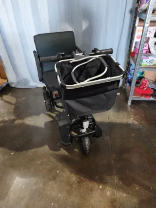 Silla de ruedas eléctrica plegable