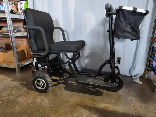 Silla de ruedas eléctrica plegable